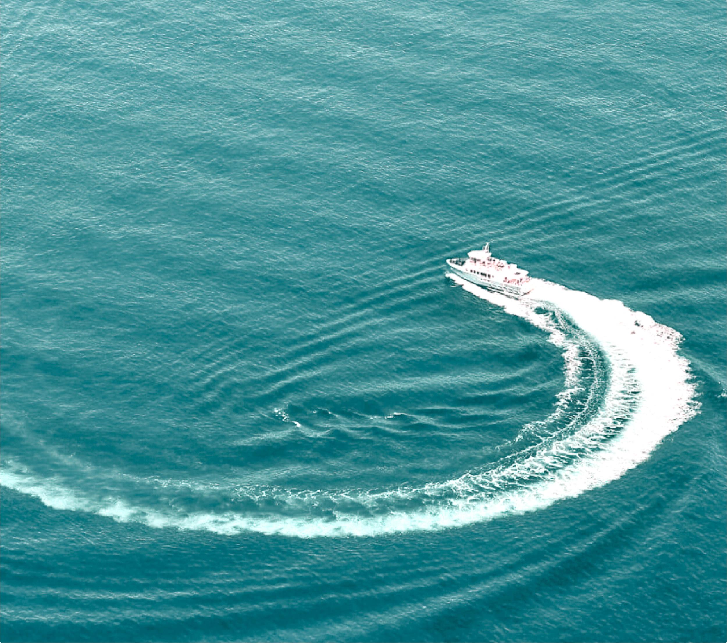 Semi-rigide de la compagnie de balade en bateau Nave va
